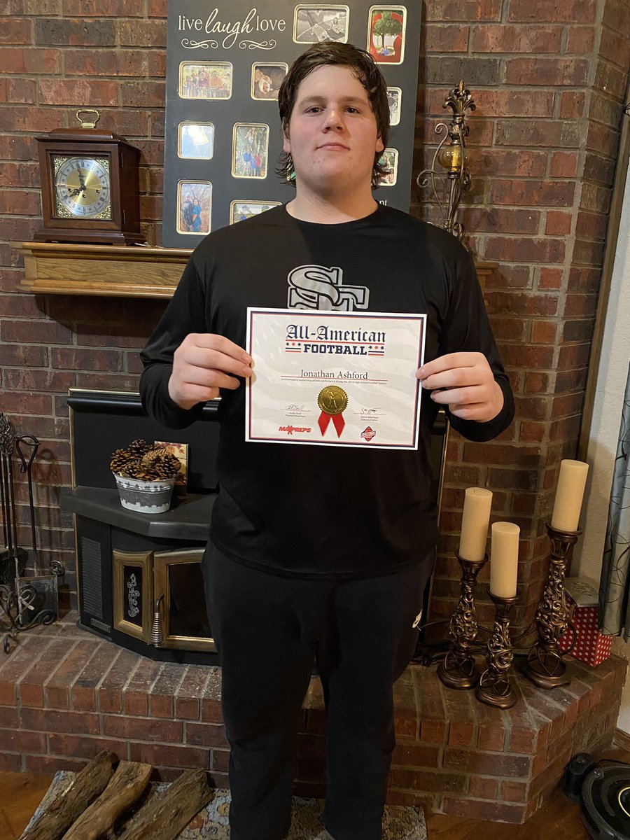 jonathanashfor4's tweet photo. Excited to be named a @MaxPreps Freshman All-American! #MaxPrepsAA https://t.co/GTEVSqhiYj https://t.co/rhISxKymGH