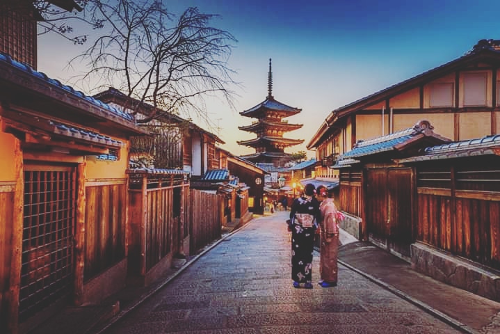 Japan_ication's tweet photo. Beautiful street Gion, Kyoto✨

#japanication #welovejapan #japan #japanese #kyoto #gion #traditional #historical #history #ancient https://t.co/eGItARozv3