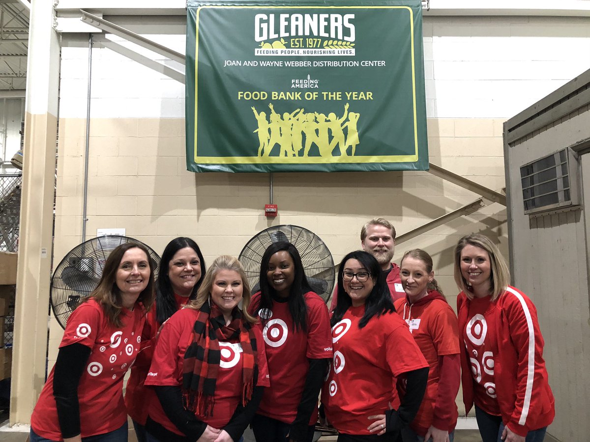 jillianTarget's tweet image. Thanks for having us @Gleaners ! #givingback #community #TargetVolunteers