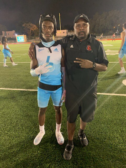 EMccantos's tweet image. Balled out my heart #1interception🔥  @coachtunsil @edison_miami @larryblustein