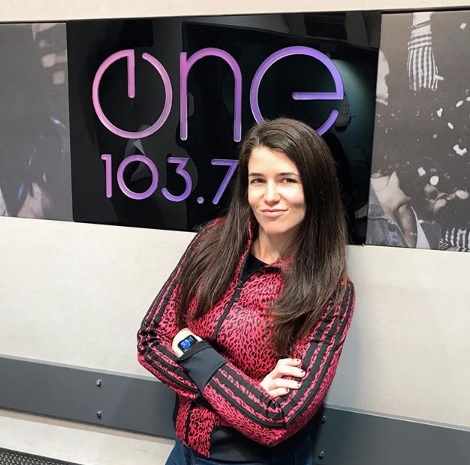 RadioOne1037's tweet photo. Bienvenidos a #OneSunset en #One1037
Llegรณ @carowailer y hasta las 21 la mejor mรบsica para esta vuelta a casa
https://t.co/83xGdJCJNm https://t.co/2MWhdF0Dte