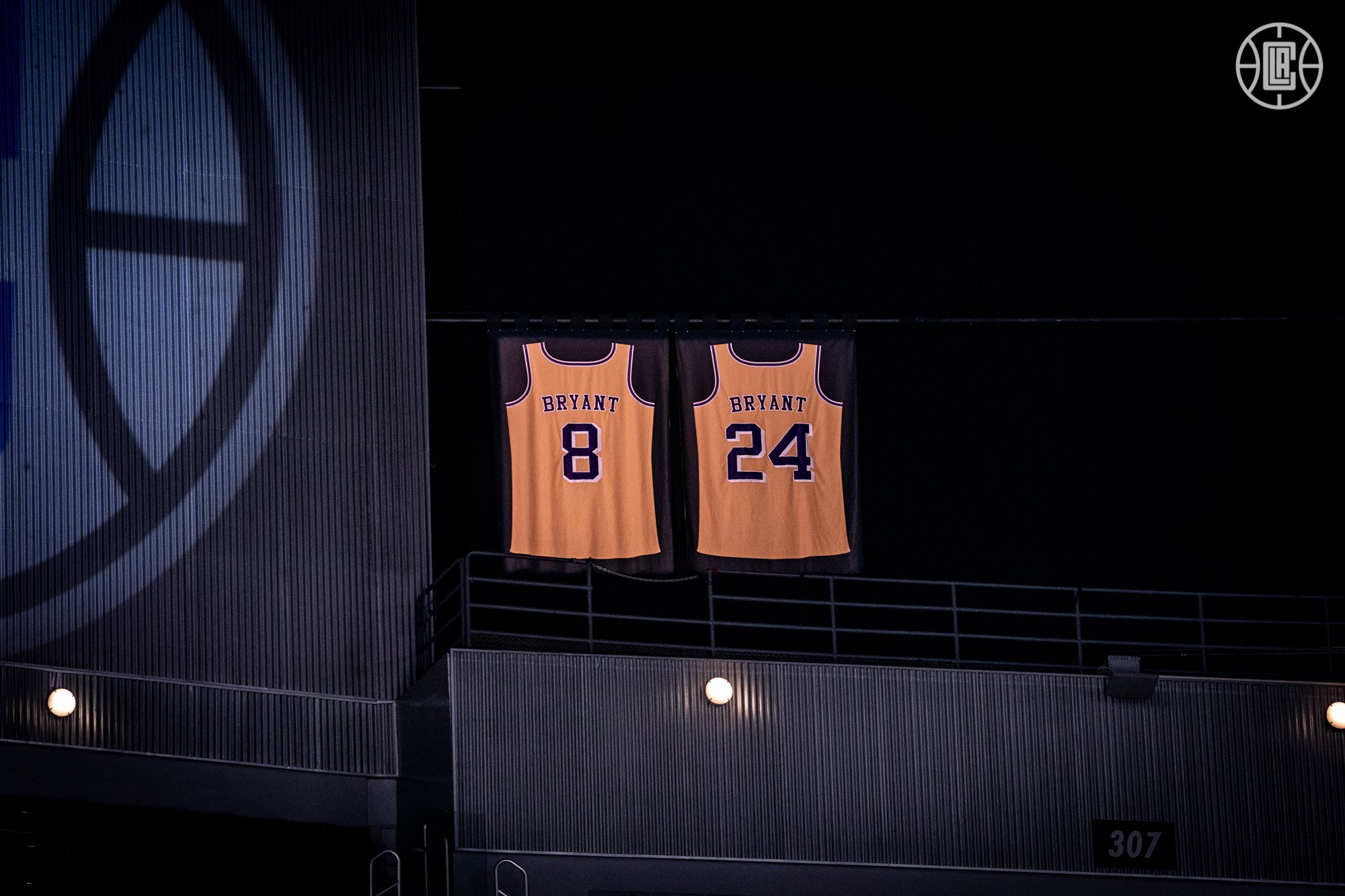 [情報] 快艇隊計畫本季都不再擋Kobe的湖人隊球衣