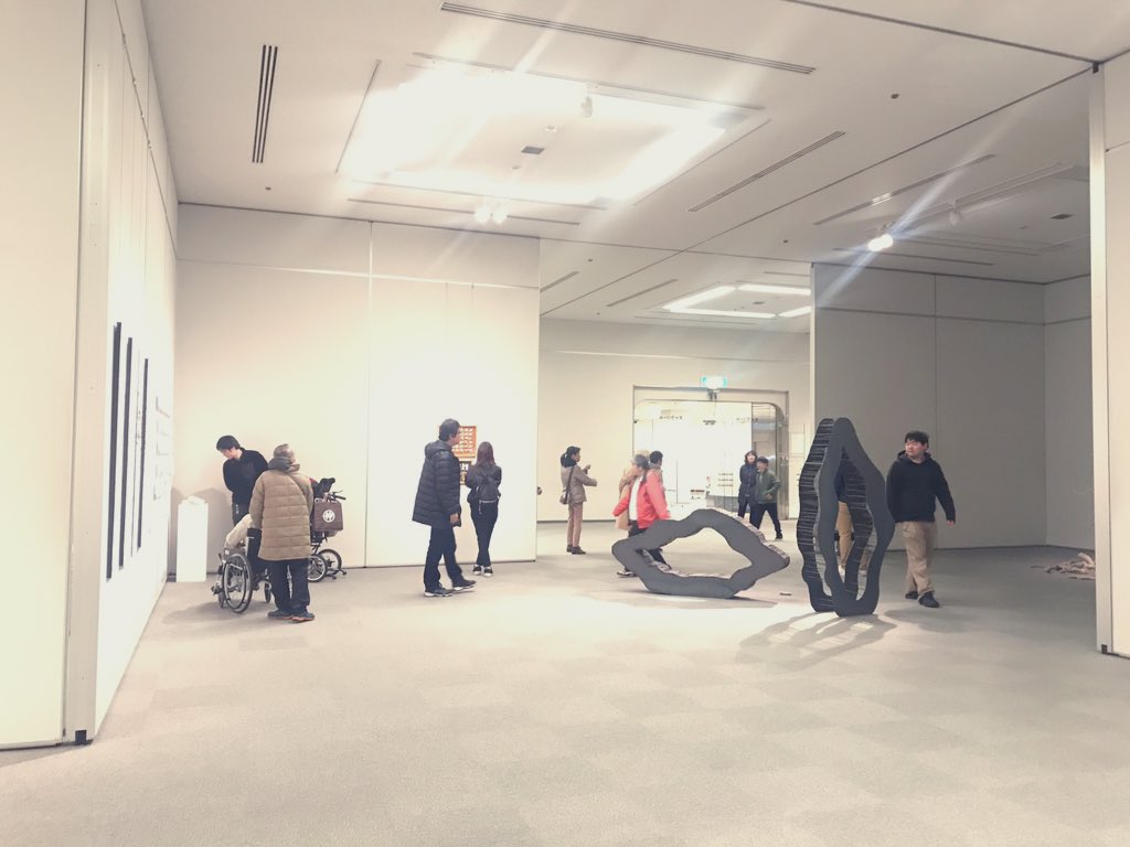 sinbi_16's tweet photo. 今日もたくさんの方が来て下さっています！ありがとうございます😊見に来て下さる人から作品について嬉しいお言葉を頂きました✨✨

明日、最終日2/1(土)9:00-15:00までやっております。是非会場でご覧下さい。お待��しております！ https://t.co/lO1vAUS6zT