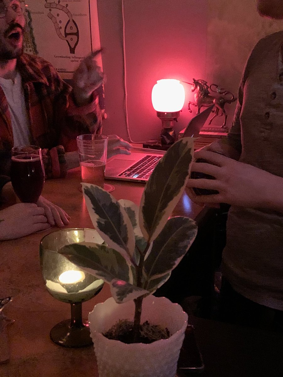 I’ve been at this bar for a couple hours and this guy has been writing on his Mac all this time
Just realized he has no “return” key 😎