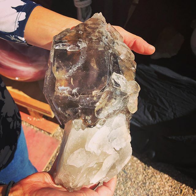 Sacredcrystals's tweet photo. This beautiful and rare smokey elestial sceptre is coming home to @sacredearthcrystals  What do you think of this one? #sacredearthcrystals #sceptre #elestialquartz #smokeyelestial #brazilianquartz #amazing #mothernature #crystalsofig https://t.co/wx0LEh0kym This beautiful and … https://t.co/1SXxjQzip0