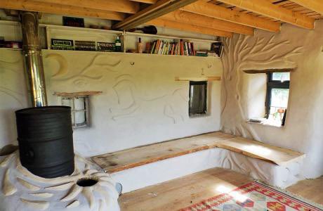 cdubpnw's tweet image. At @PortlandCC Swan Island our faculty and students have built a carbon neutral furnace called a rocket mass heater. It’s a lesser researched kind of heater. Our team is researching it to learn more about its potential for the residential market! #comm_coll