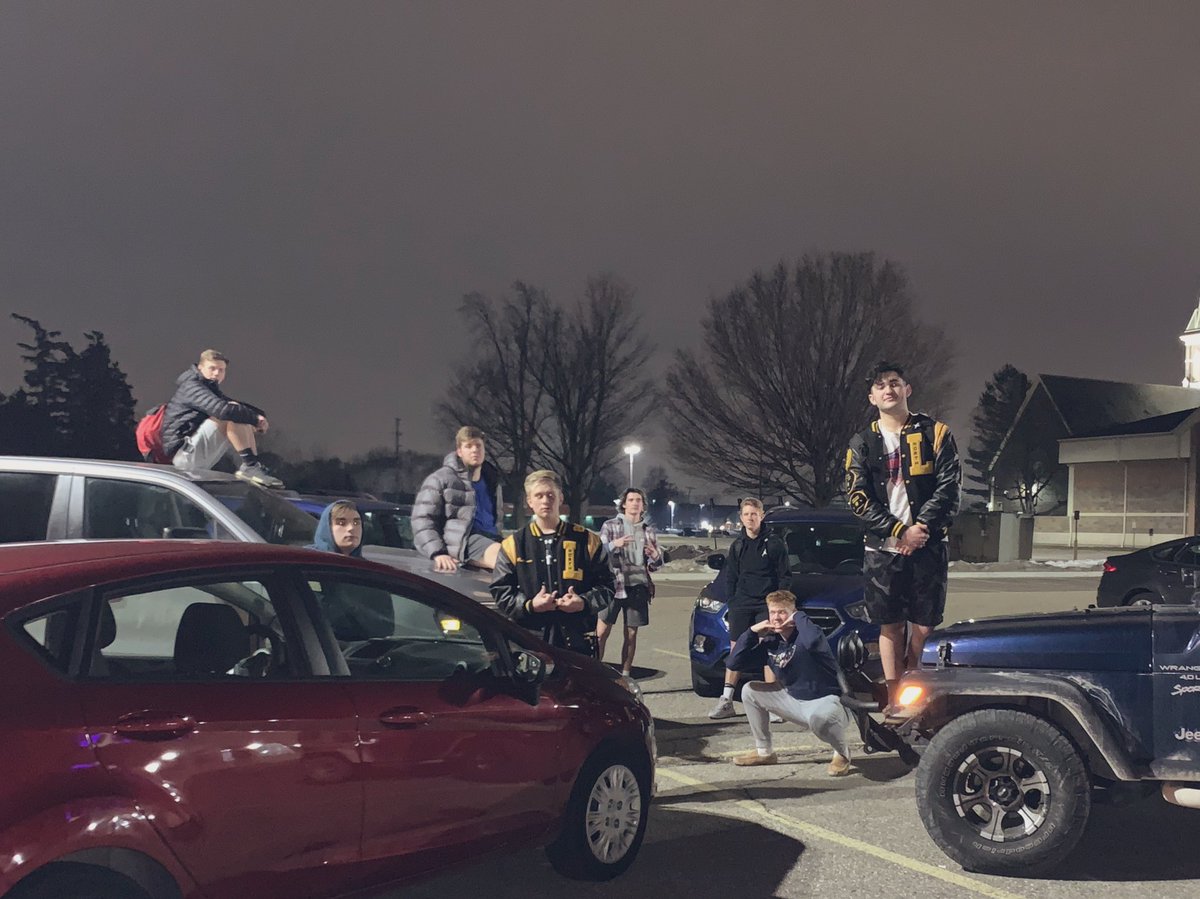 immanuelvarsity's tweet photo. pull up on the squad you gon get the smoke foh🤮. Those other teams really ain’t on that❌🧢 and that’s on slatt🐍 https://t.co/06JjmWinzl