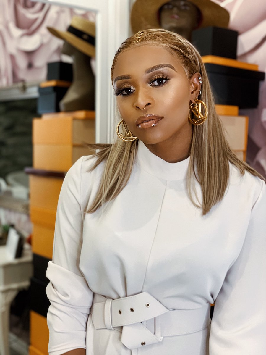 DJZinhle's tweet photo. Good morning... https://t.co/XHW4cYgPxF