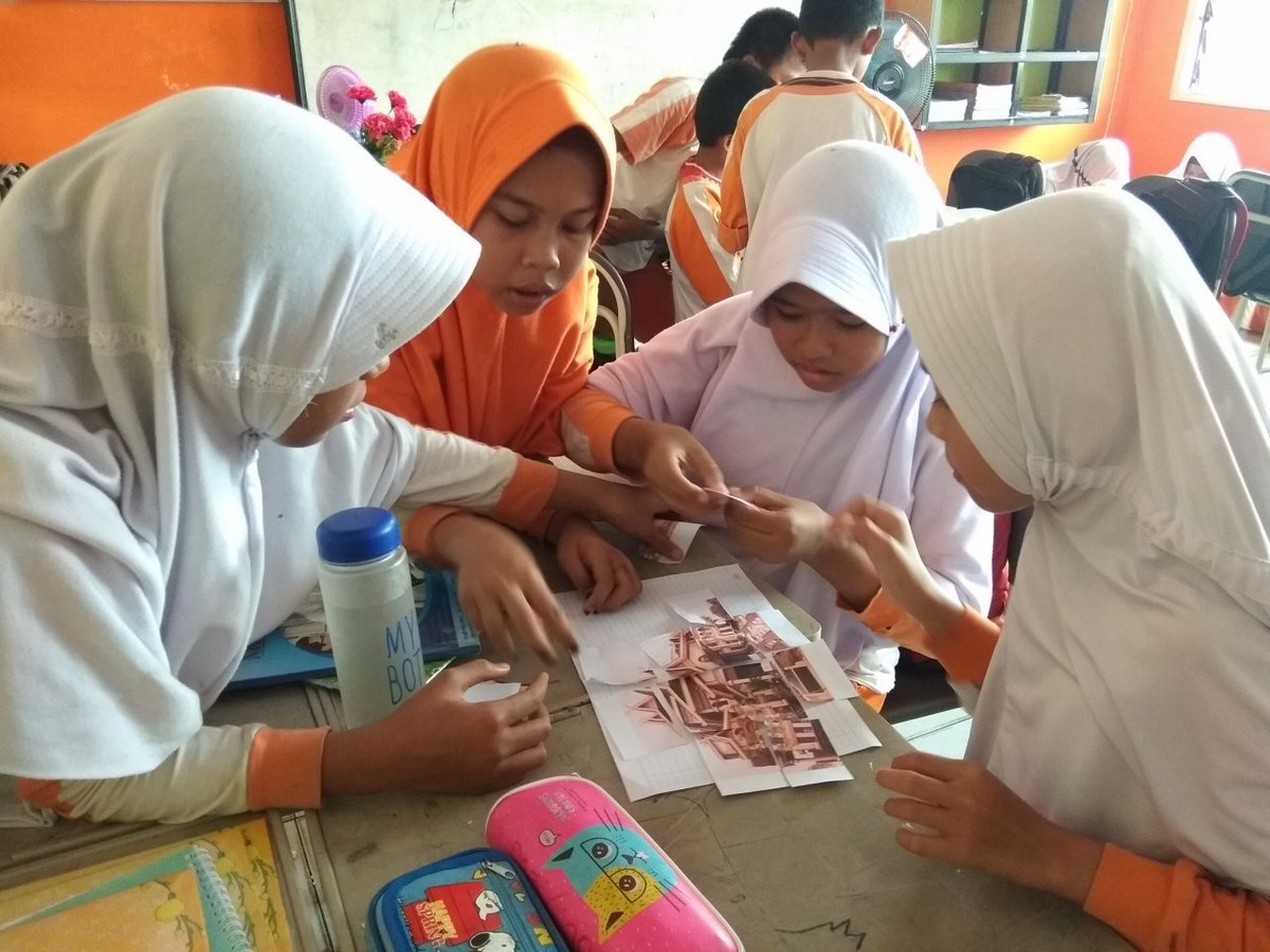Guru BMR SD Juara Pekanbaru Ajak Siswa Mengenal Tempat Wisata Kota Pekanbaru dengan Menyusun Gambar,,, wowww belajar yg menyenangkan 😍😍