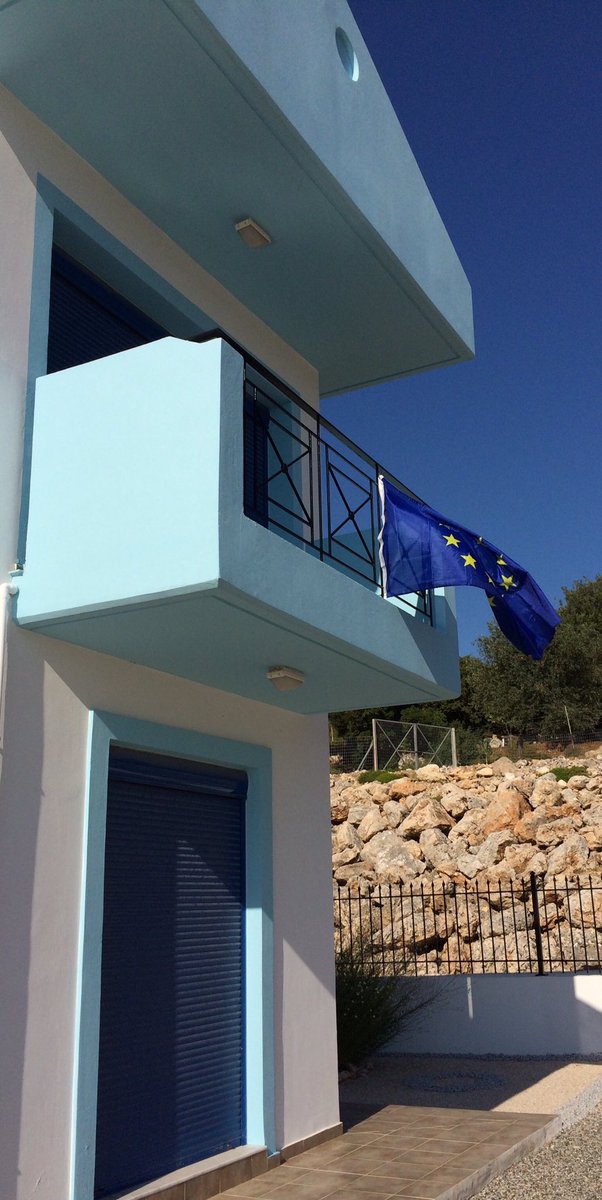 kmqkatie's tweet photo. #FlyTheFlag #Protest31 #NotGoingAway #NotInMyName #EUFM #RejoinEU #bollockstobrexit #bollockstoboris  @EUflagmafia https://t.co/1NWMd9t1Vb