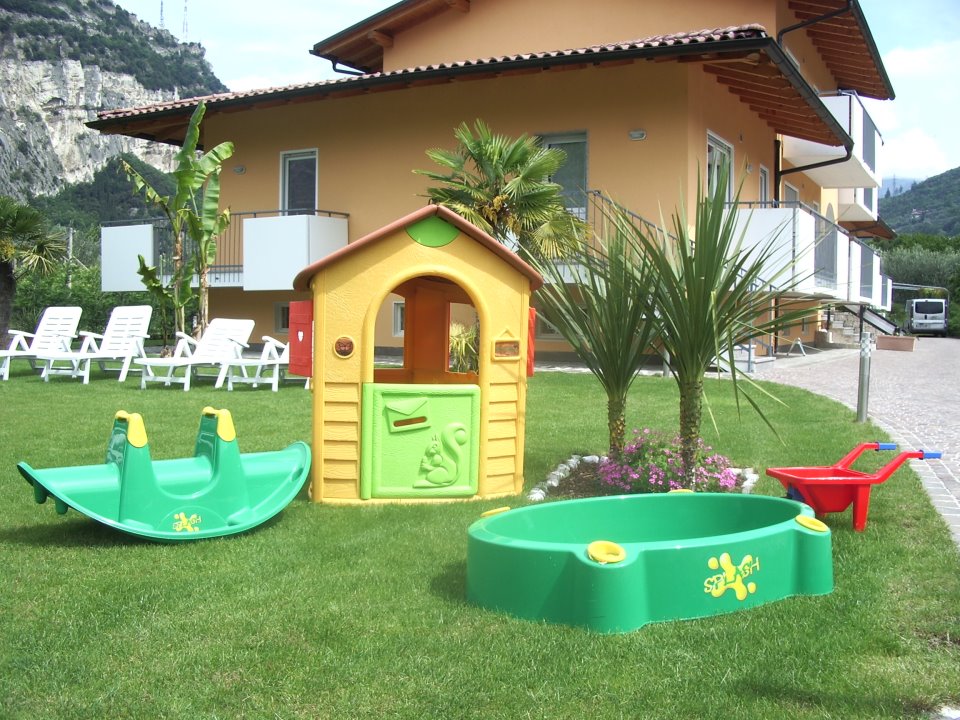 agriturtrentino's tweet photo. #prenotate il vostro #apartment per le #summerholidays #2k20 presso #agriturismotrentino! Con #agriturlaura @GardaTrentino andate sul sicuro! #garden #Independent al 393 2910368 https://t.co/B1TMUzwrxf
