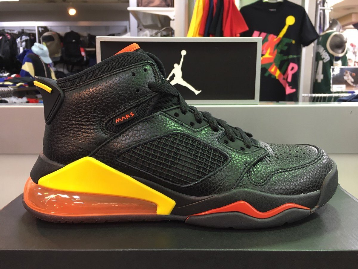 gallery2basket's tweet photo. 【2/1(土)発売】JORDAN MARS 270(CD7070-009)
https://t.co/Pr0PE2ggVO
#gallery2 #ギャラリー2 #ギャラ2 #jordan #airjordan #エアジョーダン #jordanspizike #jordansonofmars #jordanmars #jordanmars270 #airjordan1retro #スパイクリー #spikelee #nba #jordanbrand #ジョーダンブランド https://t.co/xp8twPhTU5