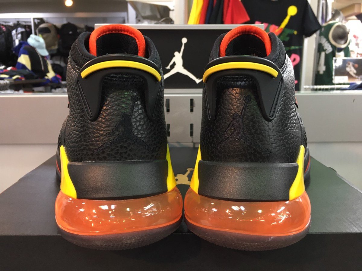gallery2basket's tweet photo. 【2/1(土)発売】JORDAN MARS 270(CD7070-009)
https://t.co/Pr0PE2ggVO
#gallery2 #ギャラリー2 #ギャラ2 #jordan #airjordan #エアジョーダン #jordanspizike #jordansonofmars #jordanmars #jordanmars270 #airjordan1retro #スパイクリー #spikelee #nba #jordanbrand #ジョーダンブランド https://t.co/xp8twPhTU5
