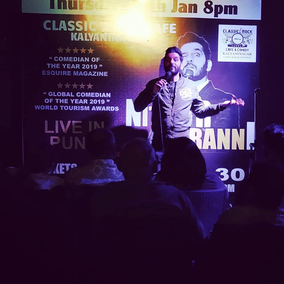 LOLrakshak's tweet photo. Super gig in Pune last night at @crcckn . @nitinmirani had the crowd in splits as usual. https://t.co/r1qw8wDvmL