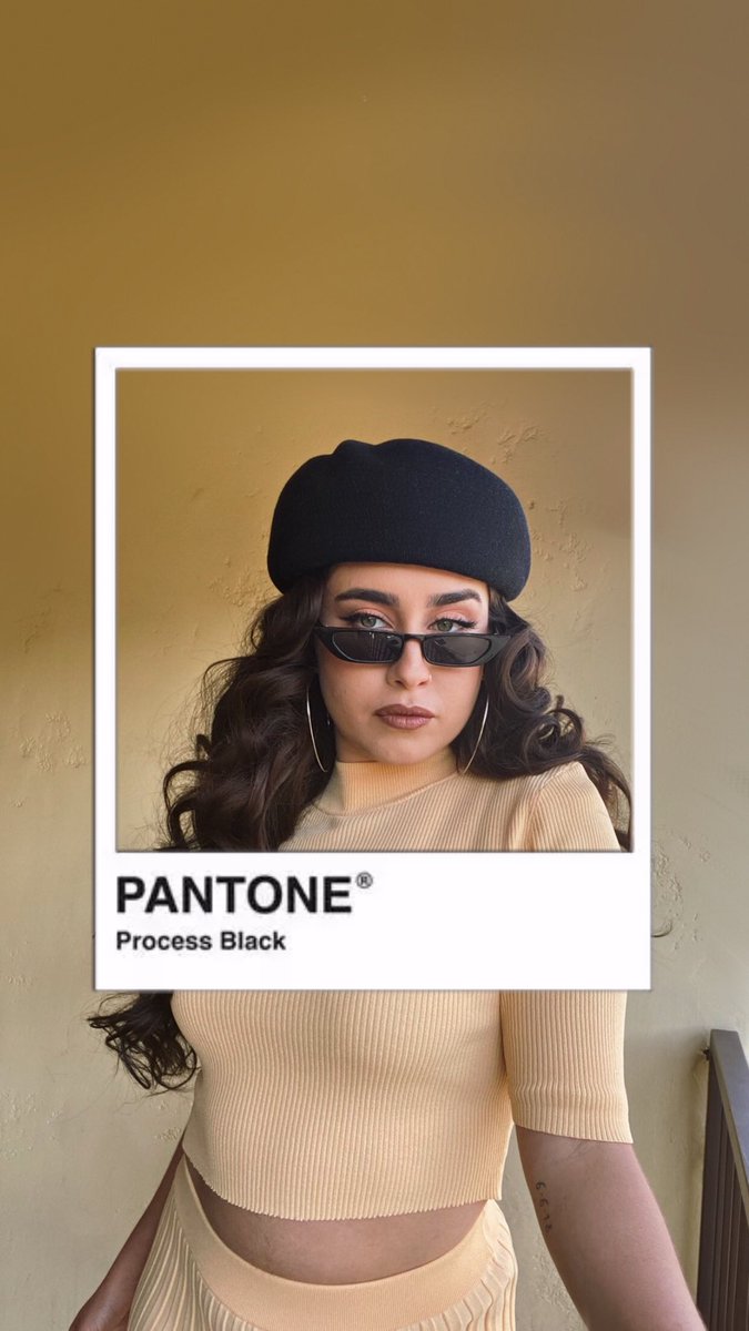 #LaurenJauregui lock screen 
Retweet or like if you save