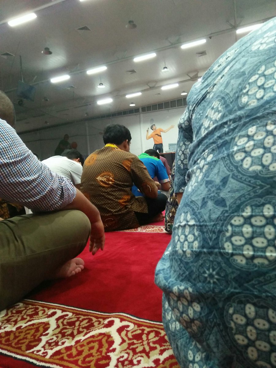 Gw_Abean's tweet photo. Jumatan dlu gaes.. https://t.co/yVO7Gd9GvL