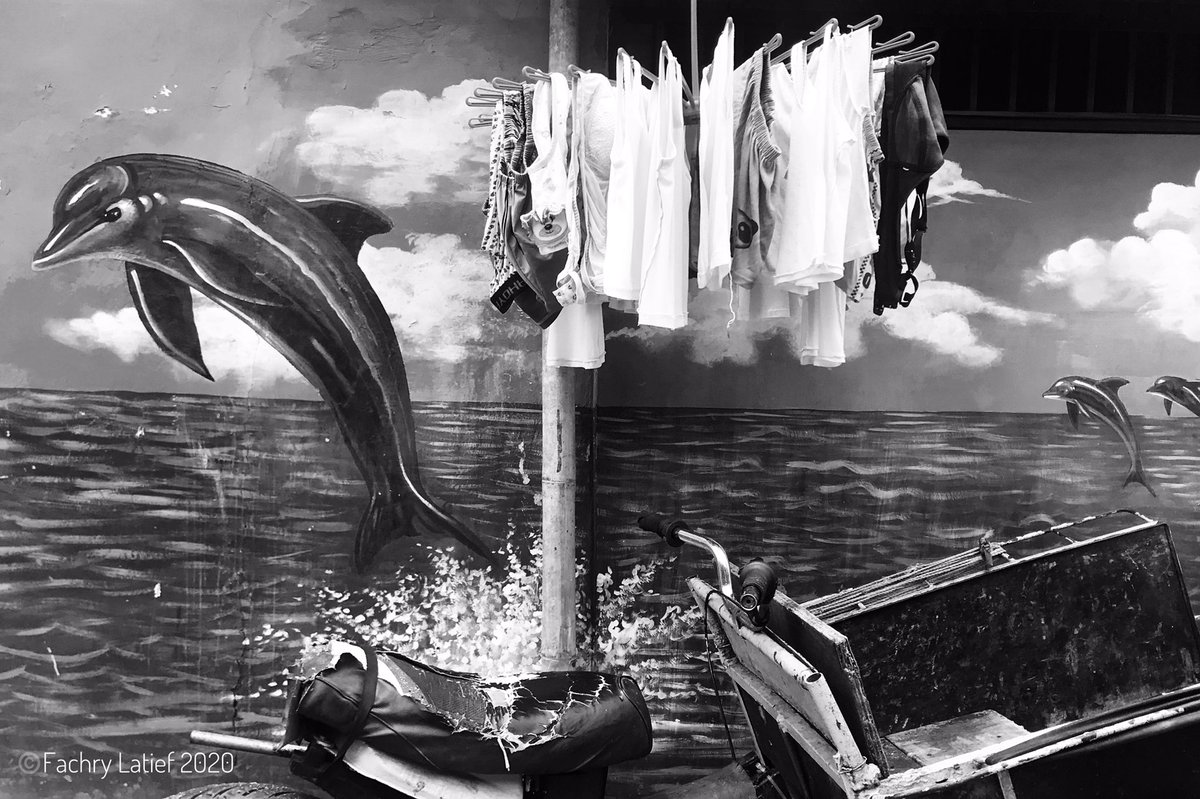 fachrylatief's tweet photo. Wherever you stand, be the soul of that place.
-Rumi-
Photo ©Fachry Latief #blackandwhitephotography #1000kata #streetphotography #streetphotographyindonesia #streetphotographyinternational #streetphotographyindonesia #mural #muralpainting #muralart #kelasjurnaliscilik https://t.co/HejyP3IEem