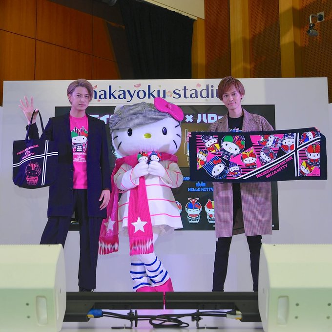 仮面ライダーディケイド と ハローキティ がコラボ ディケイド ディエンド キバーラに加え 9ライダーとのコラボデザインが発表 会見には 井上正大 戸谷公人 も登場 ニチアサエイト