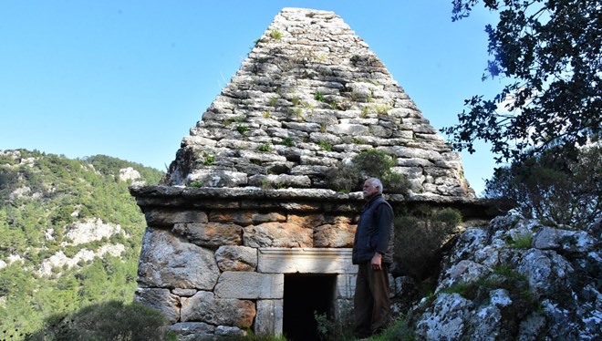 Yıllarca adaklar adanan türbe, Yunan savaşçının anıt mezarı çıktı
bit.ly/38NVNaq