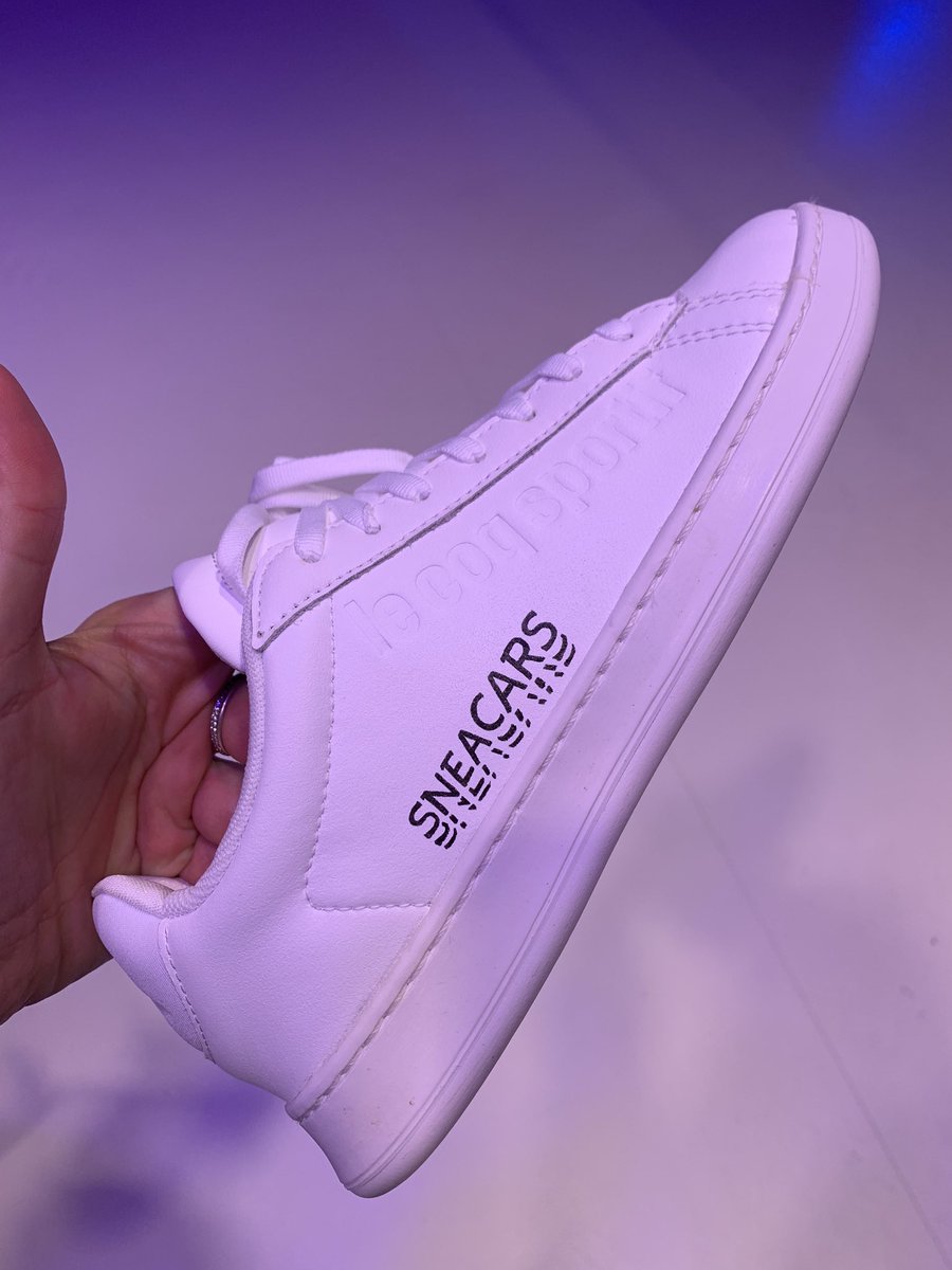 Vdl_Laura's tweet photo. #SneaCARS | Yesterday, at @AtelierRenault we decided to tell the story of our cars through the matching and personalized #sneakers of @Groupe_Renault Head of Design #LaurensVanDenAcker! Proud of this event hold in front of more than 130 journalists and influencers ✨✨✨
#Design https://t.co/wpjU5WHczm