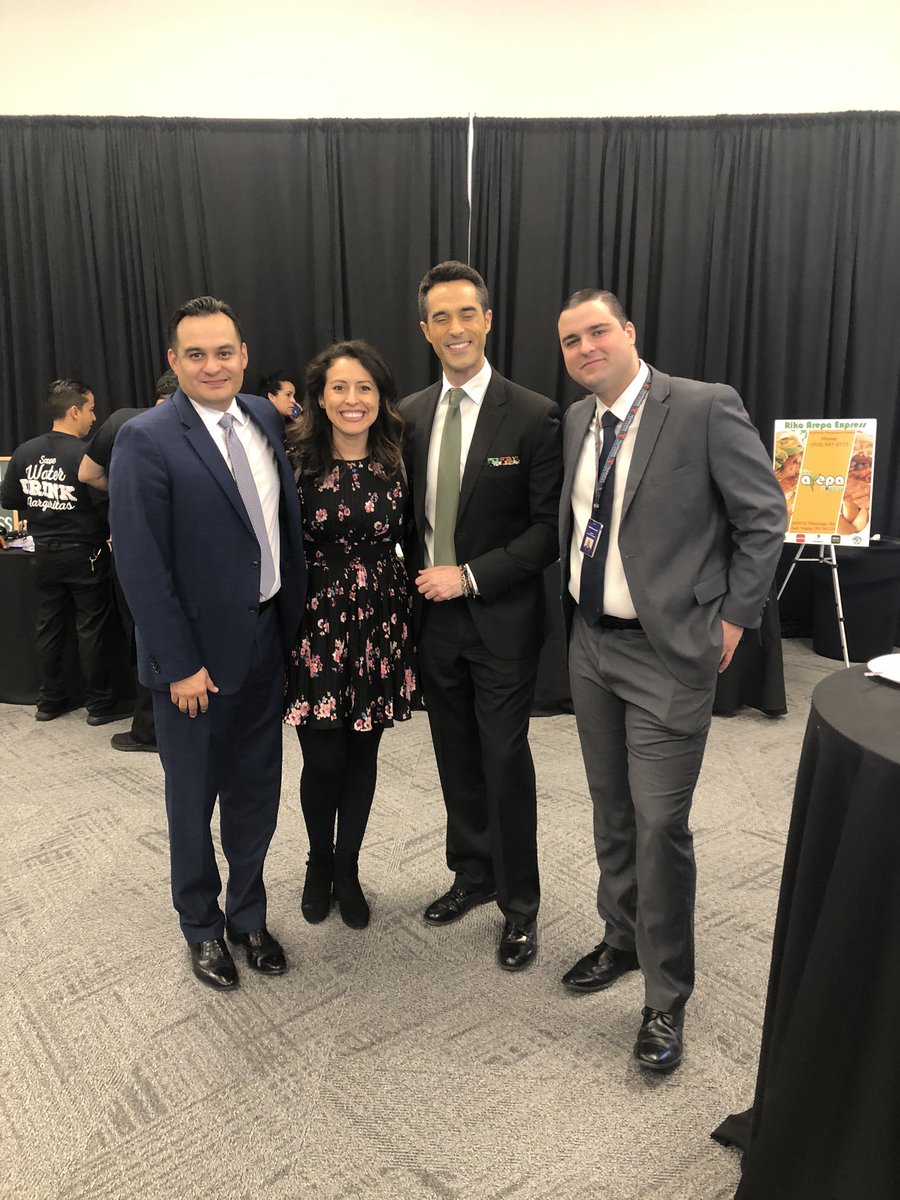 erickaaviles's tweet photo. 📌 When one succeeds we all succeed! Bravo al equipo @TelemundoLV on the official inaugural of your new studio today! ✂️🙌🏽

It’s because of investment of agencies/orgs to outreach on a year long basis that #telemundolv continues to grow /succeed
 
#miComunidad
#ErickaAviles https://t.co/WIOCHkYuhn