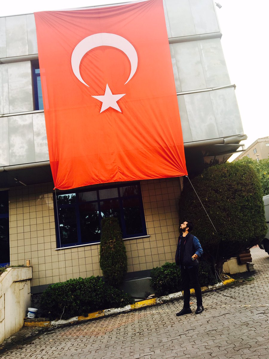 #BayrakŞerefimizdir