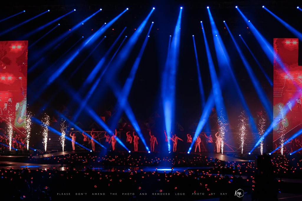 BigFish_Kay_'s tweet photo. 200119 SS8 IN MACAU🇲🇴 #Super Junior# 3P

👑The Last Man Standing👑

◤ Please don't amend the photo and removed logo.Please don't for commercial use ◢ 

◤ 禁二改/商用/cut logo  ◥ PHOTO BY ：大鱼_Kay_ https://t.co/vsoH46TF7w