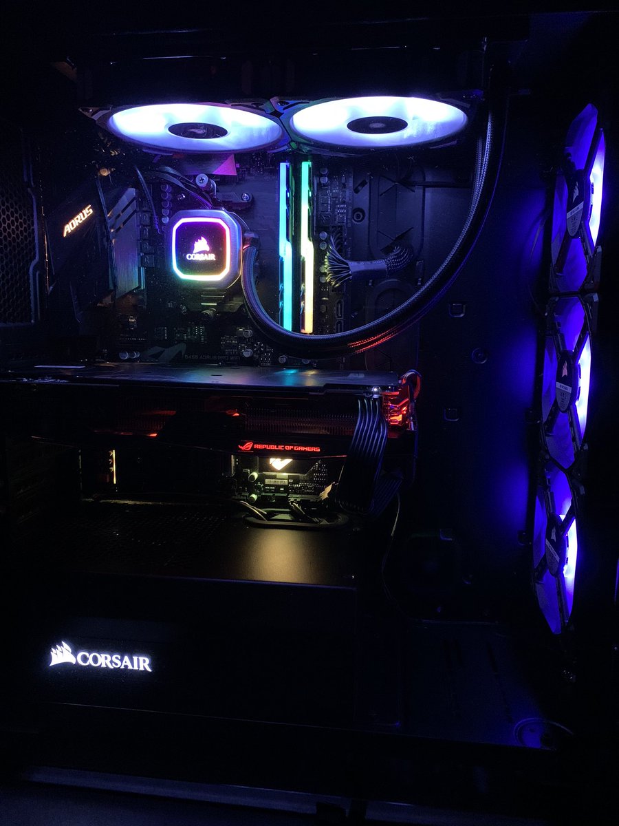 boibertooo's tweet image. I’d like to thank @LinusTech for all their instructional vids on how to build PCs, my first build came out insane! We got a boot on the first try!!! @CORSAIR  #firstpc #pcmasterrace