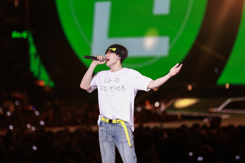 BigFish_Kay_'s tweet photo. 200119 SS8 IN MACAU🇲🇴 

#Eunhyuk 👀👀

◤ Please don't amend the photo and removed logo.Please don't for commercial use ◢ 

◤ 禁二改/商用/cut logo  ◥ PHOTO BY ：大鱼_Kay_ https://t.co/Ro1OAwCEXl