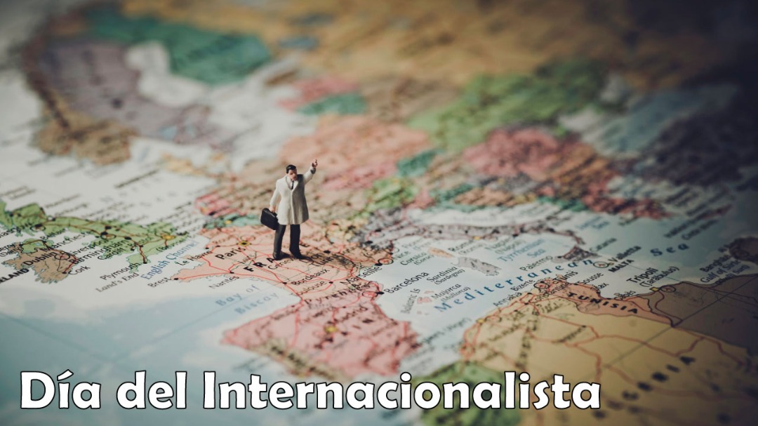 jcpinedap's tweet photo. Hoy es una fecha muy especial para los miles de niños, jóvenes y adultos que sentimos un gran amor por una hermosa profesión.

Este #viernes celebramos el Día del Internacionalista.

¡Felicidades a los amantes de esta profesión!

🌎📚📰  
#31Ene #FelizViernesATodos #BuenViernes https://t.co/Km9sT7PnOM