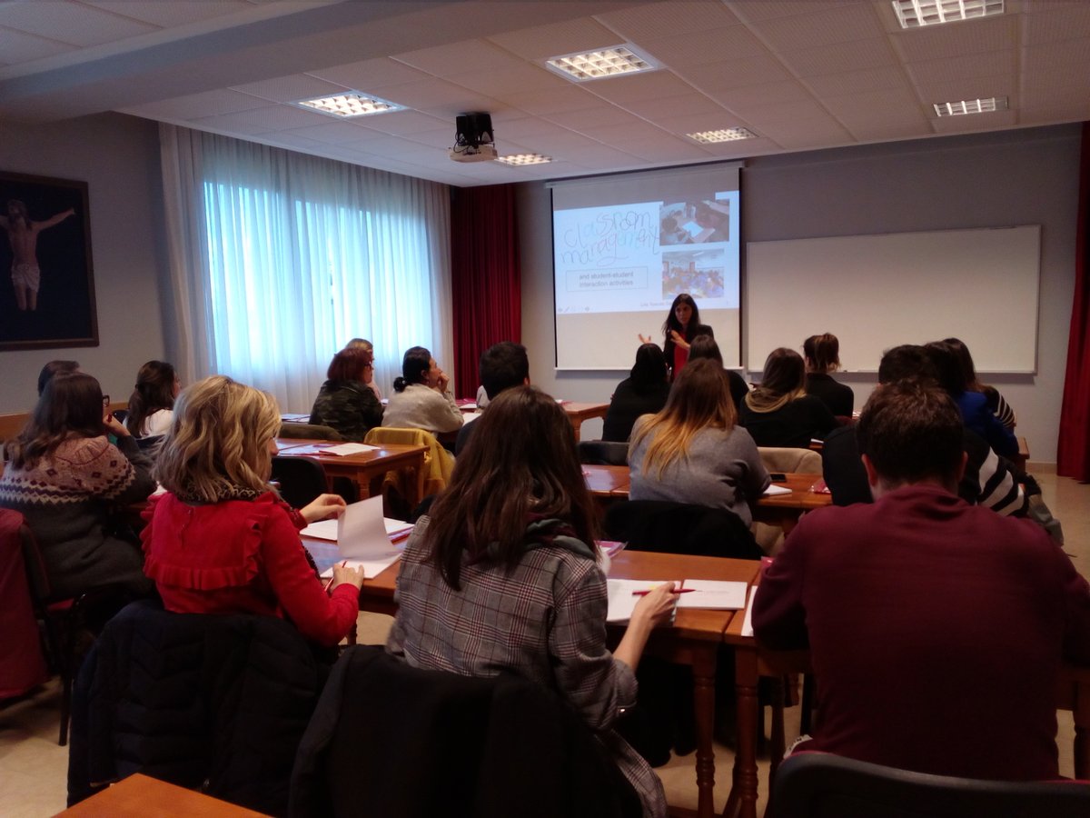 ActivaRedes's tweet photo. Gran afluencia e inmejorables valoraciones de la sesión de #FormaciónMetodológica ofrecida, con carácter exclusivo y gratuito a centros PIPE de La Rioja, por @ECLarioja @MacmillanSpain en colaboración con @TCLSpain #somosPIPE https://t.co/5aMDl0J35f
