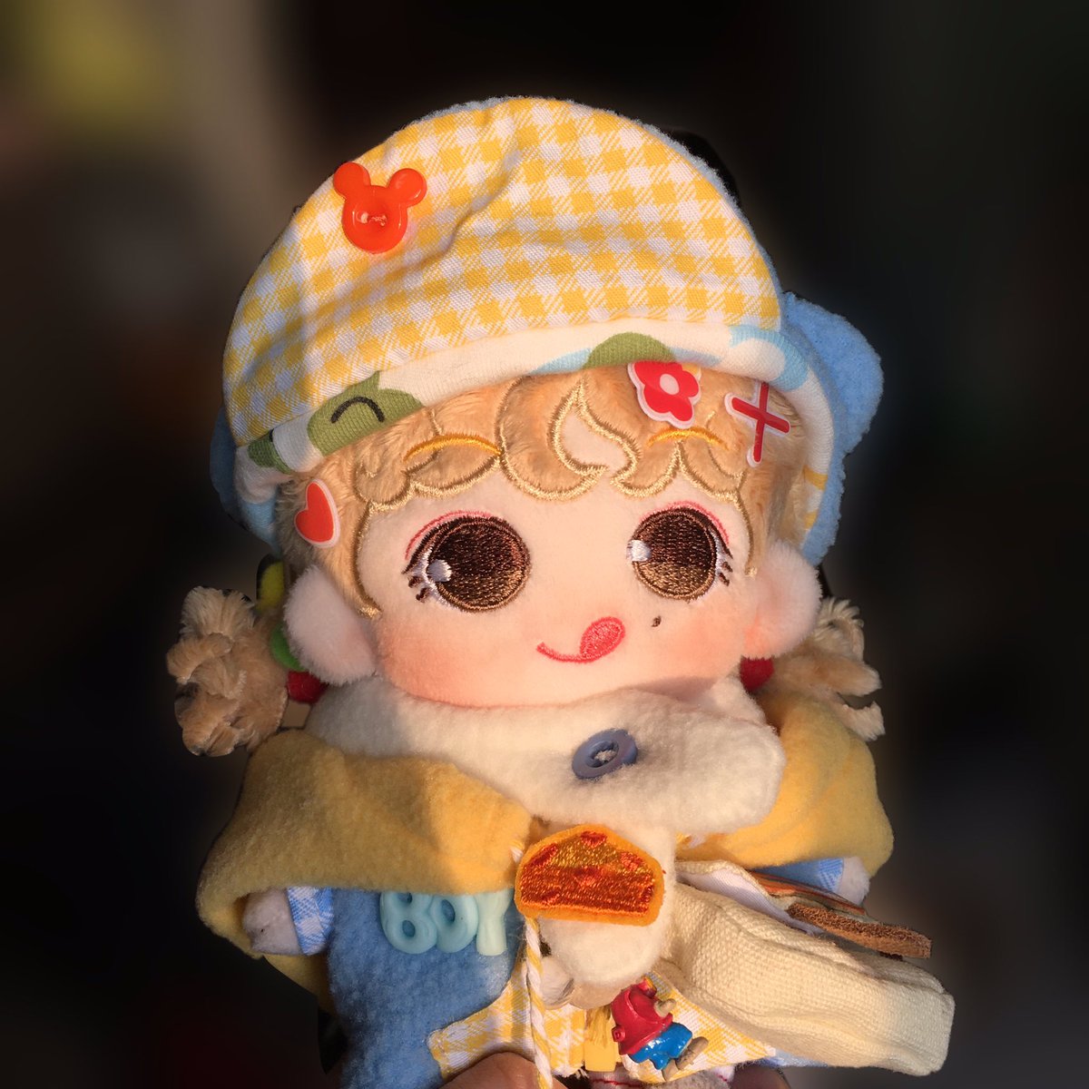 xx030812's tweet photo. hello, this is twitter account for MarkLee’s doll ‘lily’
Name: Lily
Height: 15cm
Mom: 想喝一杯西瓜汁汁汁(weibo)

She's a girl🥳
If you want to take her please DM me🥰
#마크 #이마크 #マーク #Mark #MarkLee #NCT #มาร์คลี #SMTOWN #SUPERM       #MARKLEEDOLL #markdoll #nctdoll #nctmark https://t.co/eT03t0Pb3b