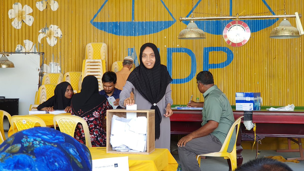 ahmed_chucks's tweet photo. #LCE2020
#MDPPrimaries ge vote lun Baa.Thulhaadhoo gai kuriyah dhanee💛
@MDPSecretariat
#Agenda19Rashah https://t.co/270PwScA2X