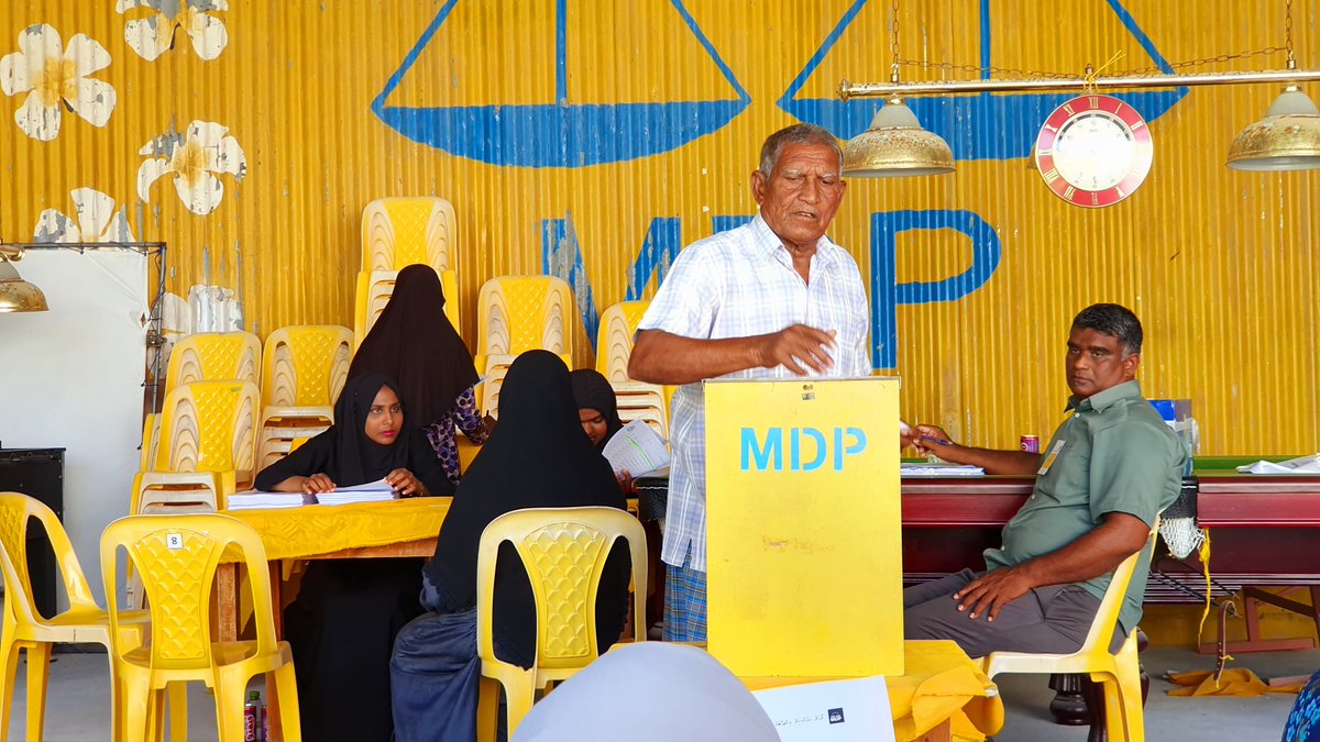 ahmed_chucks's tweet photo. #LCE2020
#MDPPrimaries ge vote lun Baa.Thulhaadhoo gai kuriyah dhanee💛
@MDPSecretariat
#Agenda19Rashah https://t.co/270PwScA2X