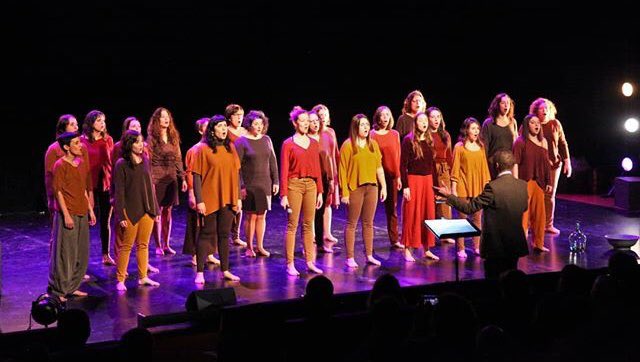 Aquest cap de setmana emetrem íntegrament per #PenedèsTV l’espectacle “Batecs” de <a href="/CorXamusia/">Cor Xamusia🎗</a>: 

📅 ⏱ Dissabte 1 de febrer a les 16.30h

📅 ⏱ Diumenge 2 de febrer a les 12.30h, 18.30h i 22.30 h

📅 ⏱ Dilluns 3 de febrer a les 10.30 h 

#corxamusia #batecs #música #vilafranca