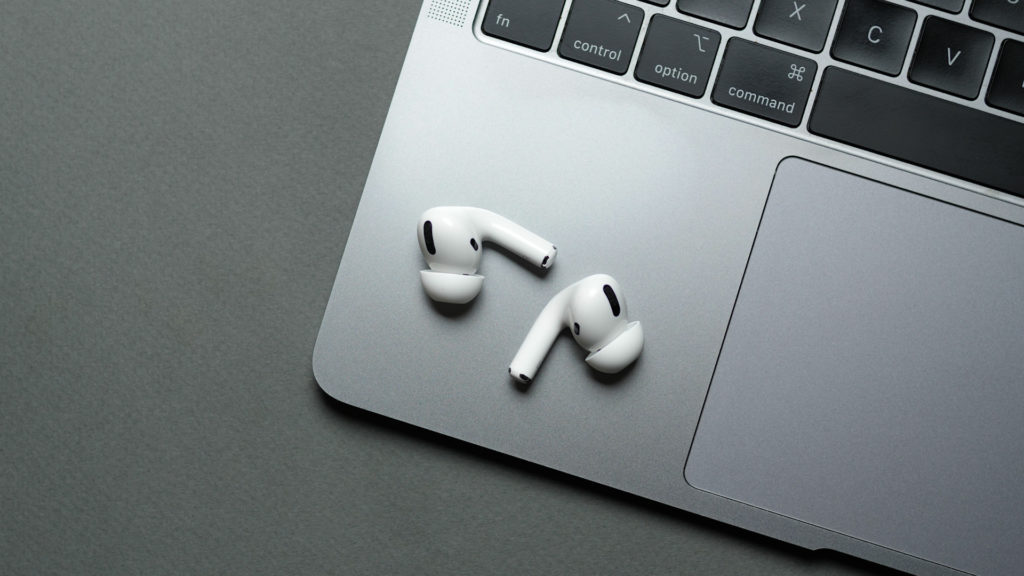 nick_mart26's tweet photo. My new #earphones
#gadgets #technology https://t.co/m6yMI7VC3r
