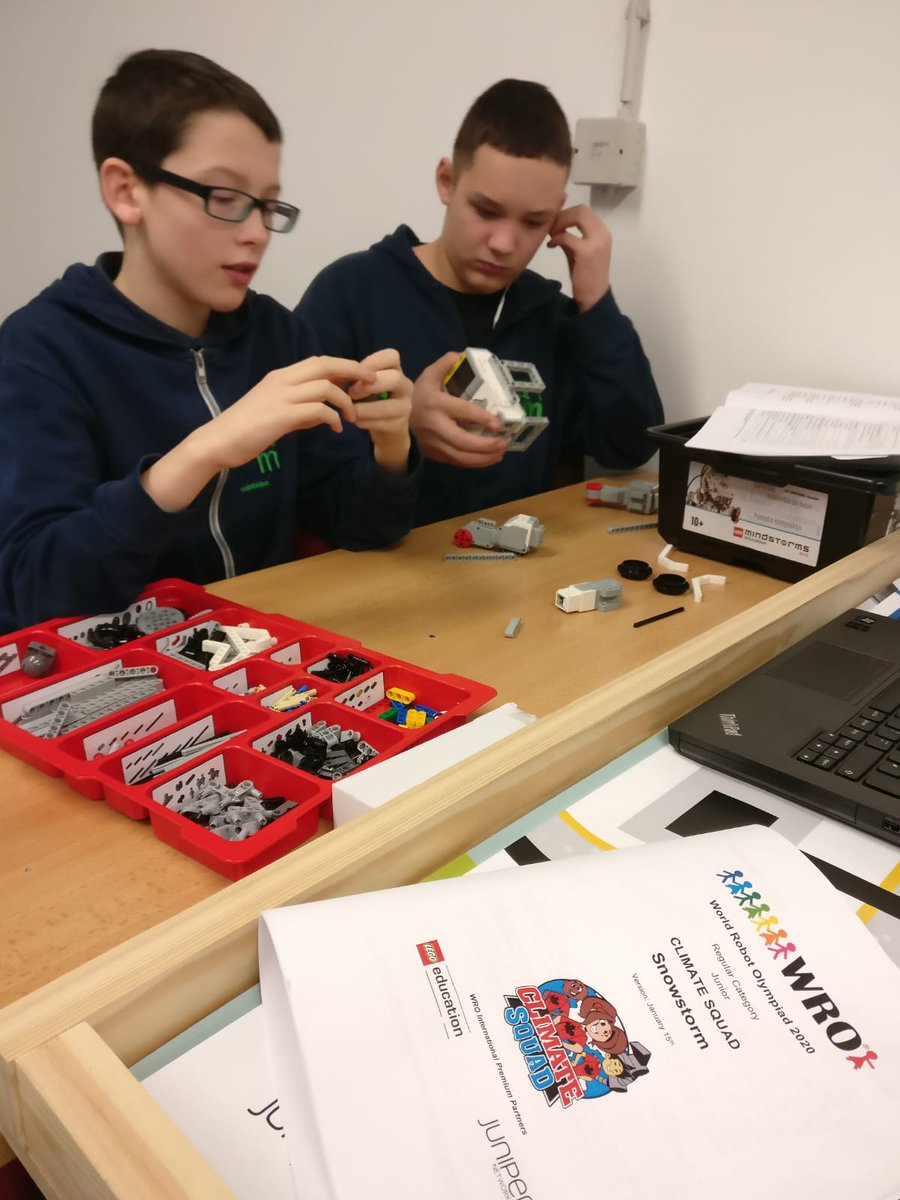 ISM Robot club #wro2020 #snowstorm #junior getting busy with their new #EV3 kits #ISMainfranken