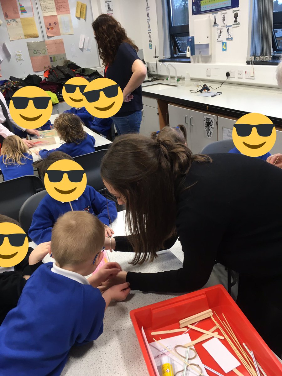 DennyHighSTEM's tweet image. Hard at work! #tinyengineers #STEMforall