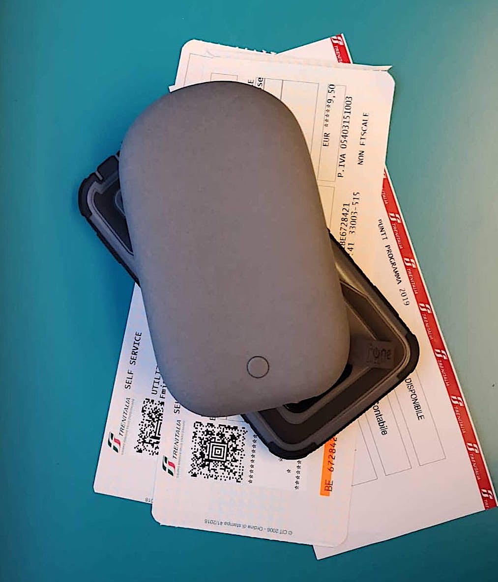 Planning a #holiday this year? Our #QiStone2 wireless charger keeps your phone topped up all day, making it the perfect #travel companion ✈️

#WirelessCharging #OnTheGo #Wanderlust #TravelTheGlobe #TechLovers
