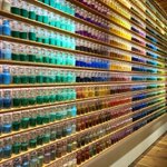 「PIGMENT TOKYO」カラフルな瓶を見るだけで心躍りそう。おもしろそうなワークショップもある素敵なお店です。