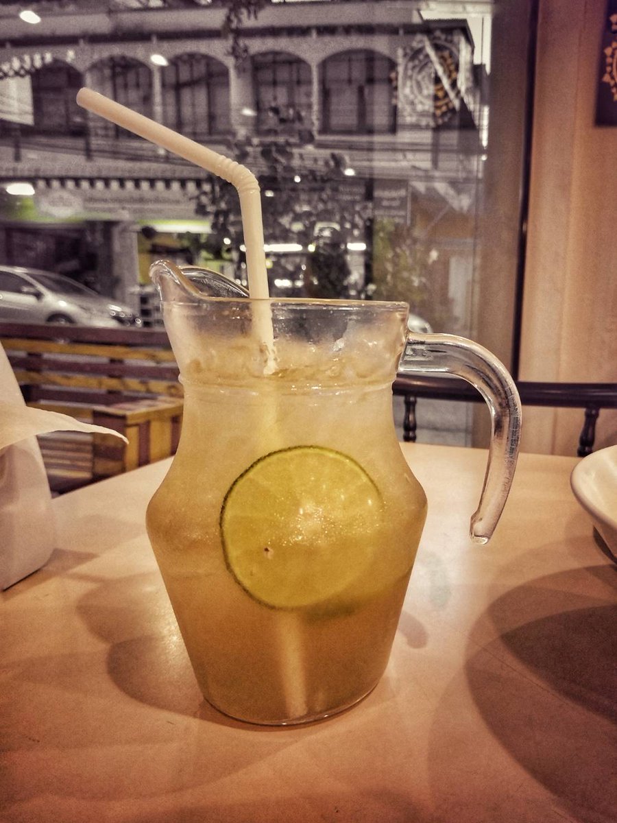 prutya777's tweet photo. ใครคนนั้นที่เข้ามา.....

#้เหลืออีกแค่2วัน #วันฝนตกกับวันฝนไม่ตก

https://t.co/kRVqCJSeKf https://t.co/SI4M8TTkSN