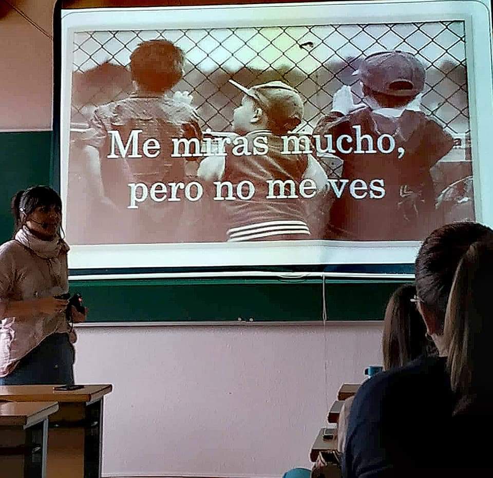 ProgamasP's tweet photo. Con los alumnos del Máster de Orientación en la Facultad de Educación de Extremadura. Gracias a la profesora Montserrat Sierra por contar con nosotrosEs importante que exista una buena vinculación con la Facultad
#programasdepatio #patiosdinamicos #inclusionreal #creoenelcambio https://t.co/TuP3NAuqvt
