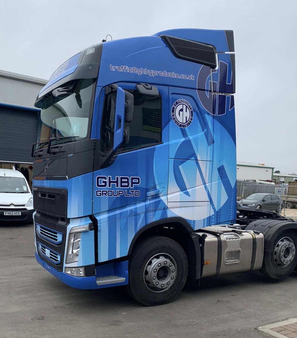 RevolutionWrapsUK tweet media