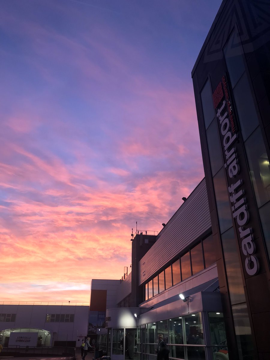 The skies and TeamCWL @Cardiff_Airport have gone RED in support of Wales and @Velindre #WearRedforWalesandVelindre #2020sixnations #charityoftheyear