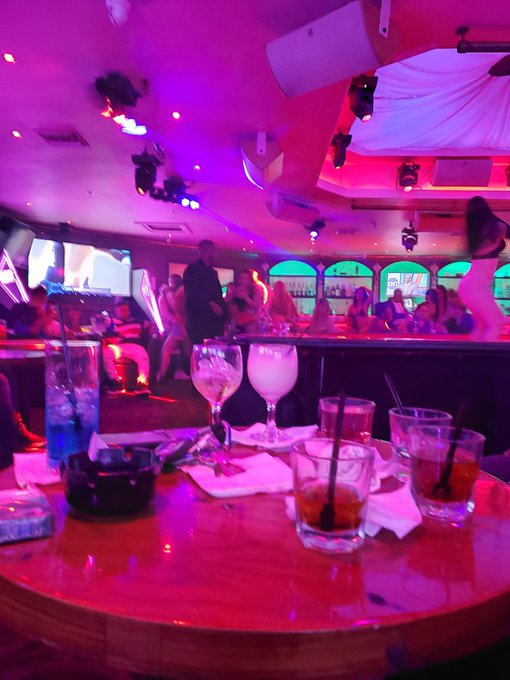 Mannnn...#Miami Strippers thirsty as hell... they will rub they booty on yo elbow &amp; ask u to pay 4 it🤦&zwj;♂️<a href="/tag/miami"class="tags">#Miami</a>