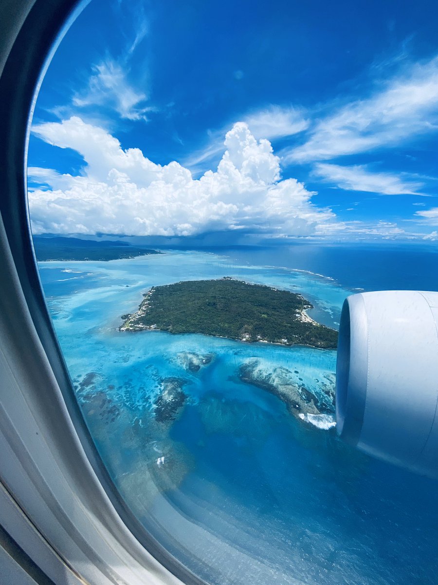 SetiAfoa's tweet photo. Approaching Faleolo International Airport and the view!!! Never gets old #apw #beautifulsamoa #samoaevents https://t.co/gKviJWmeFQ