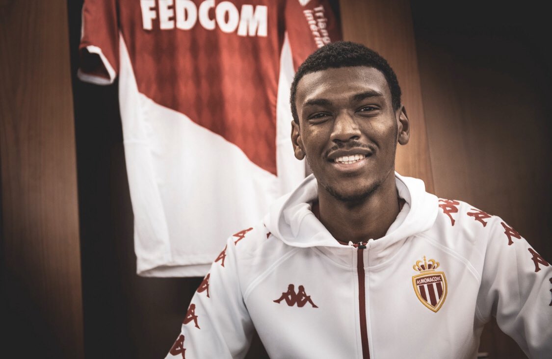 FabriceAbriel's tweet photo. Félicitation harisson Marcelin pour sa signature @AS_Monaco !! Met’ la réunion 🇷🇪 en l’air !! @UltramarinsFR @Region_Reunion @Reunionnais @ReunionTourisme #Team974 @PalmaDy https://t.co/f8e0kCXe0F