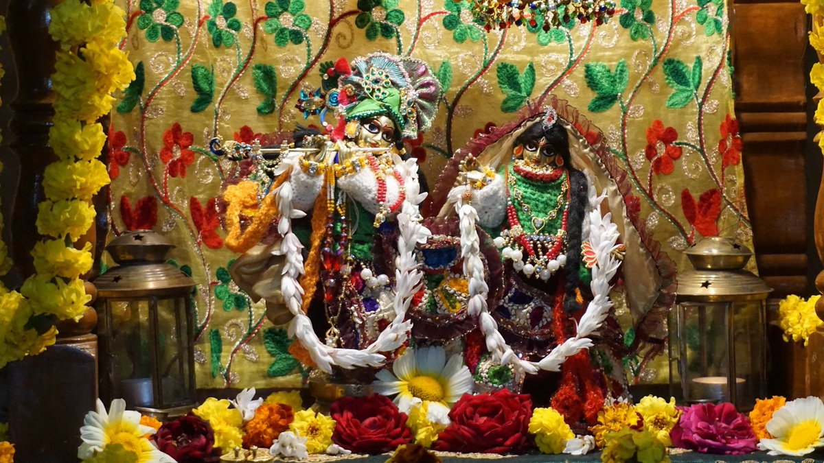 vihe_vbn's tweet photo. Raghunath das Gosvami appearance celebrations and outing to Sanatana Gosvami samadhi. https://t.co/uJgcZPf2d4