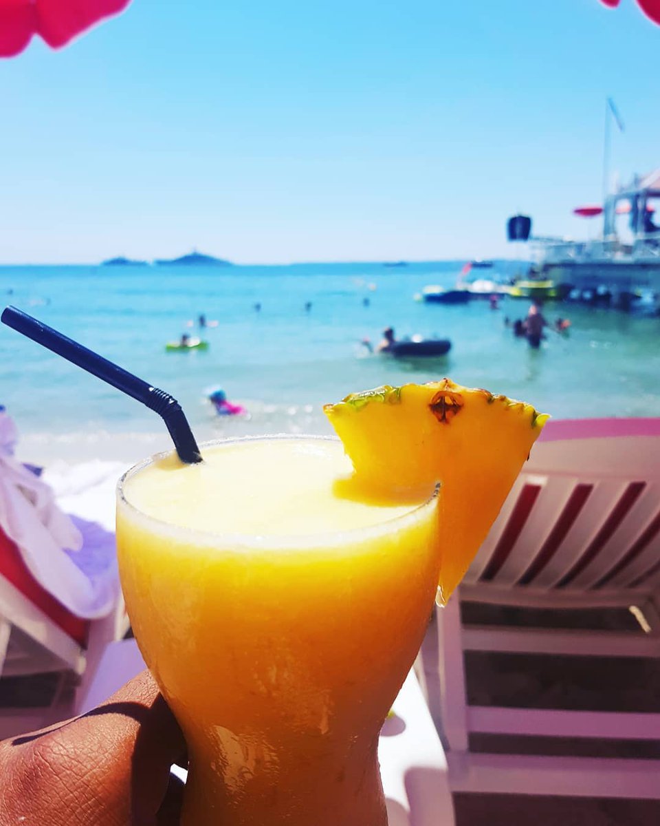 SpytailRum's tweet photo. Cocktails and beach views forever please!
.
.
.
#spytail #rum #spytailrum #spicedrum #imported #france #importedfromfrance #adventure #sailing #sunset #cocktailhour #spytailmoment #ginger #bottle #rum #cognac #rumlover https://t.co/2y0EbVQDlN