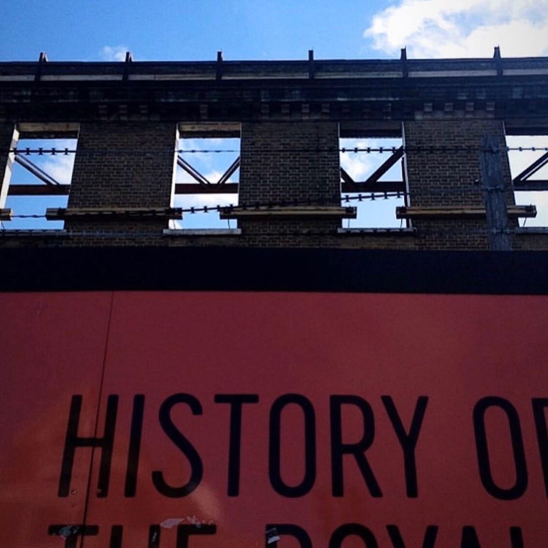 kbwoodnews's tweet photo. Studio29 @KirstyJKerr on my show #urbanedit
Kirsty: βpassing through Whitechapel for a studio crit with Karen Wood
whose practice responds to urban spaces and the local environment I loved seeing the new Royal London Hospital through the facade of the old one where I was born!β https://t.co/lfBU2oZmkc